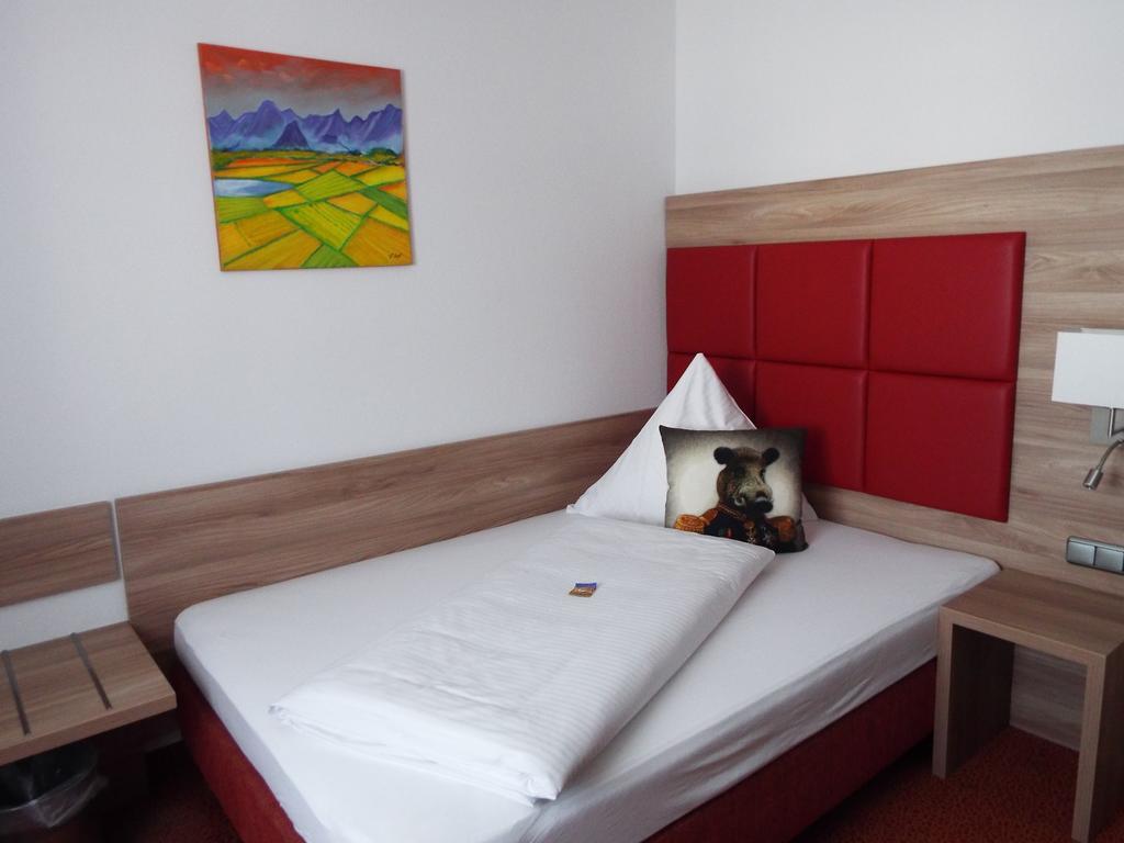 Hotel Isartaler Hof فولفراتسهاوزن الغرفة الصورة