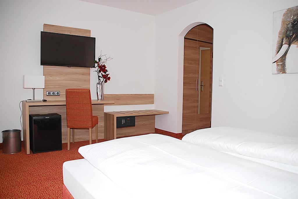 Hotel Isartaler Hof فولفراتسهاوزن الغرفة الصورة